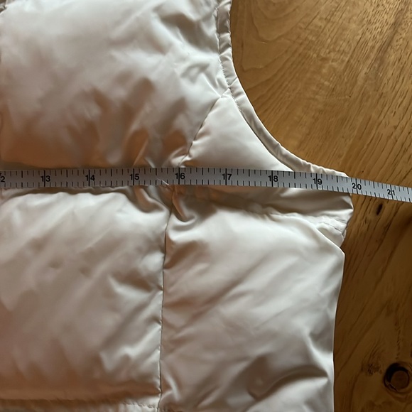 Lands End ivory colored puffy vest - Picture 5 of 6